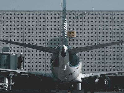 FAA Abruptly Closes and Reopens El Paso Airspace, Disrupting Flights and Raising Operational Questions