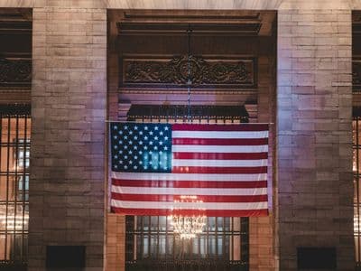 Banking and Shipping Services to Pause on Memorial Day 2025