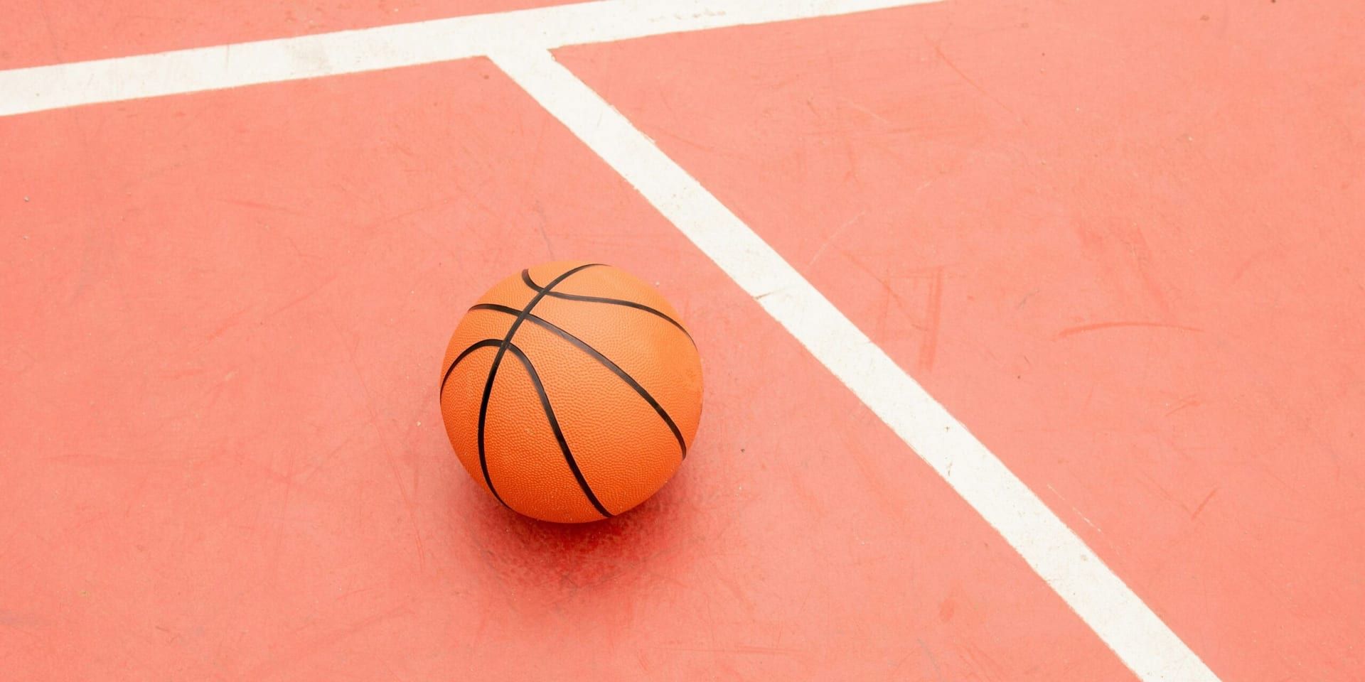 WNBA Rivalry Heats Up: Caitlin Clark vs. Angel Reese