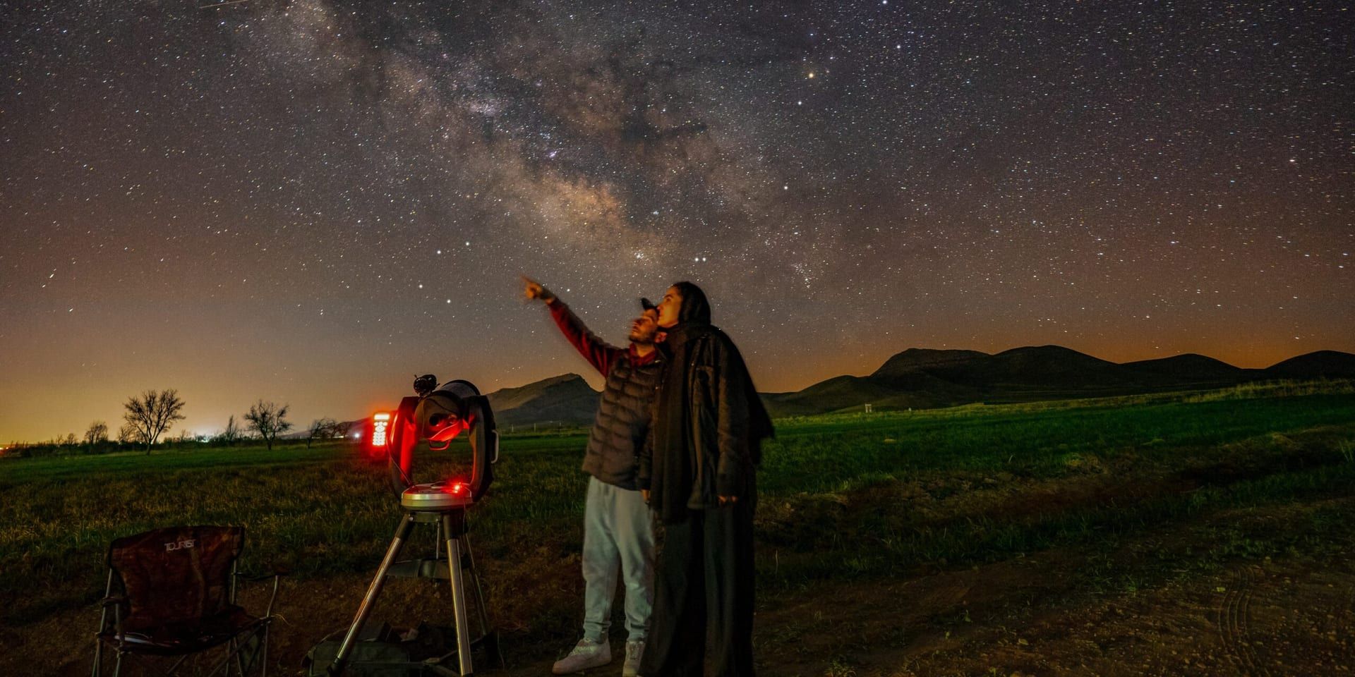 Skywatchers Observe Rare Planetary Alignment