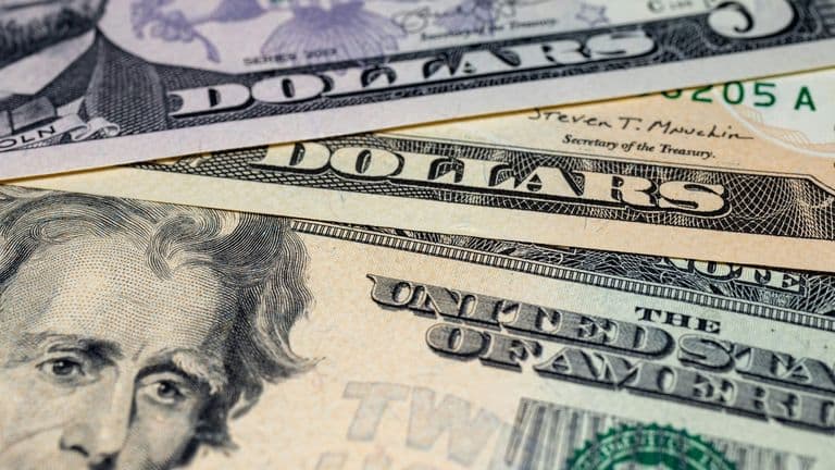 Federal Reserve Cuts Interest Rates Amid Growing Economic Concerns