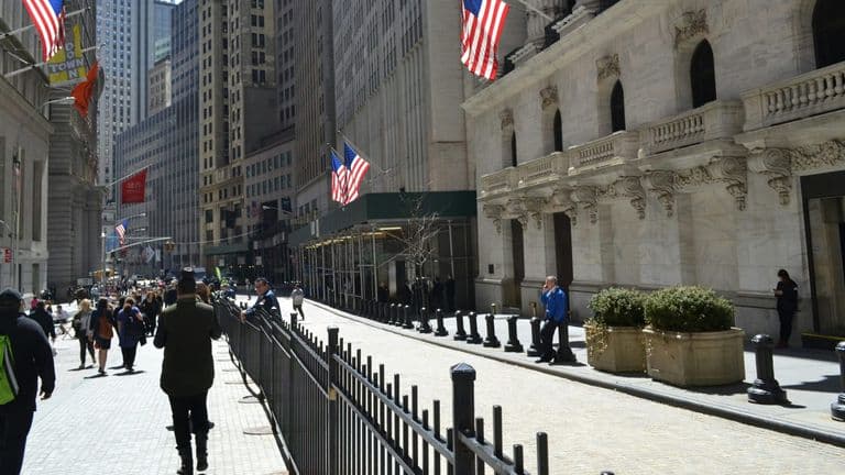 U.S. Economic Resilience Amid Fiscal Uncertainty: A Balancing Act for Investors