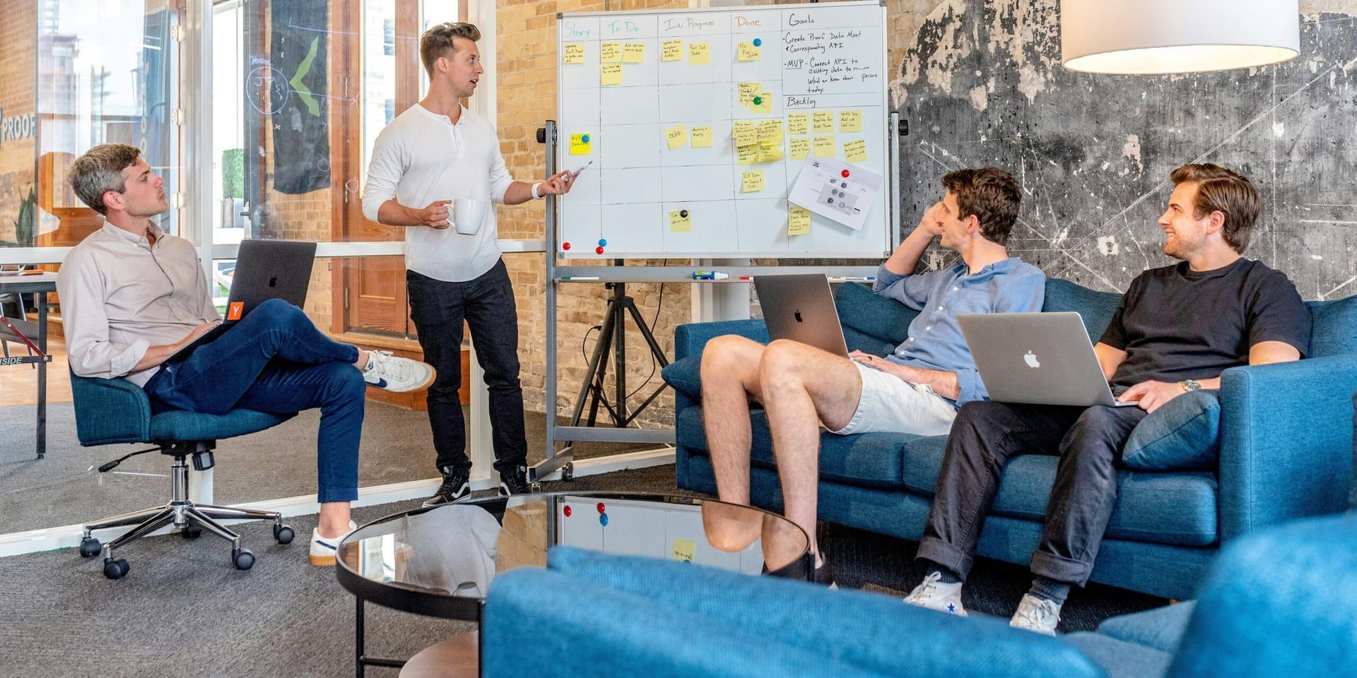 Entrepreneurs Eye AI Accelerators as Tech Stocks Soar — October 16 Signals Growth Window