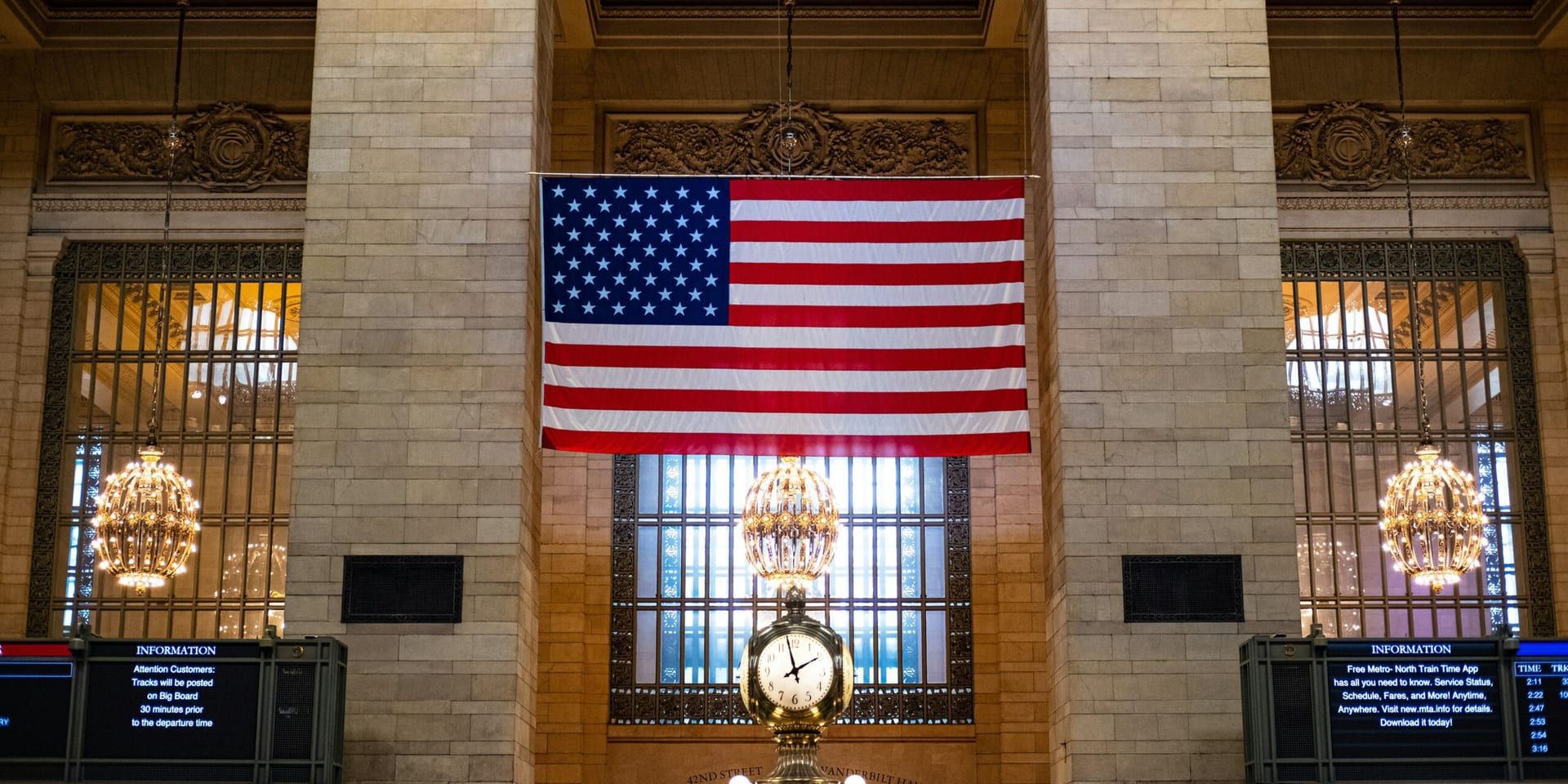 Federal Reserve Holds Interest Rates Steady Amid Economic Uncertainty and Political Pressure