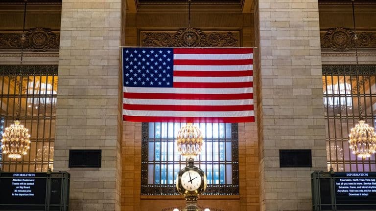 Federal Reserve Holds Interest Rates Steady Amid Economic Uncertainty and Political Pressure