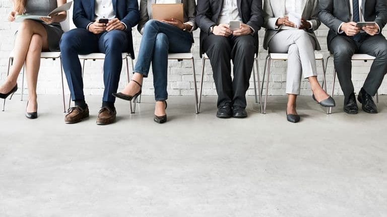Early-Season Hiring Signals and Labor Market Trends for U.S. Professionals