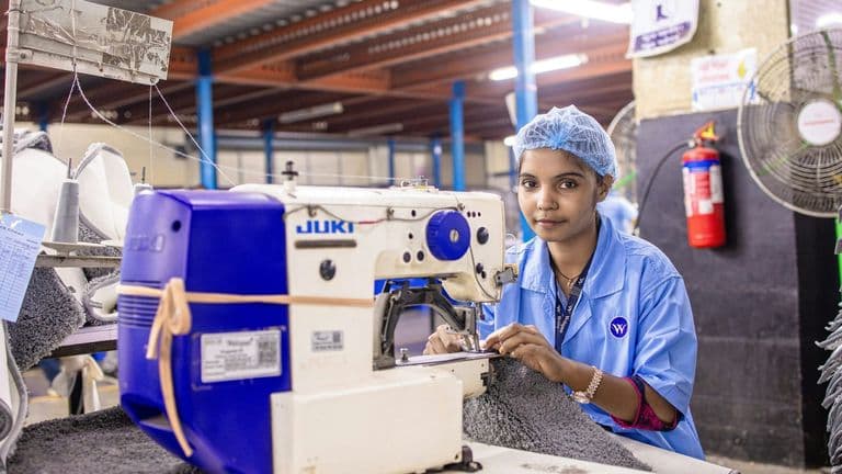 Entrepreneurial Focus Shifts to AI and Critical-Mineral Supply Chains Amid New Investment Flows