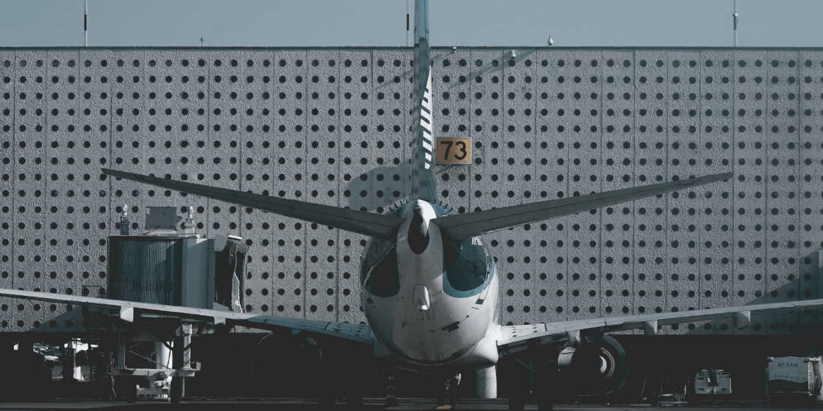 FAA Abruptly Closes and Reopens El Paso Airspace, Disrupting Flights and Raising Operational Questions