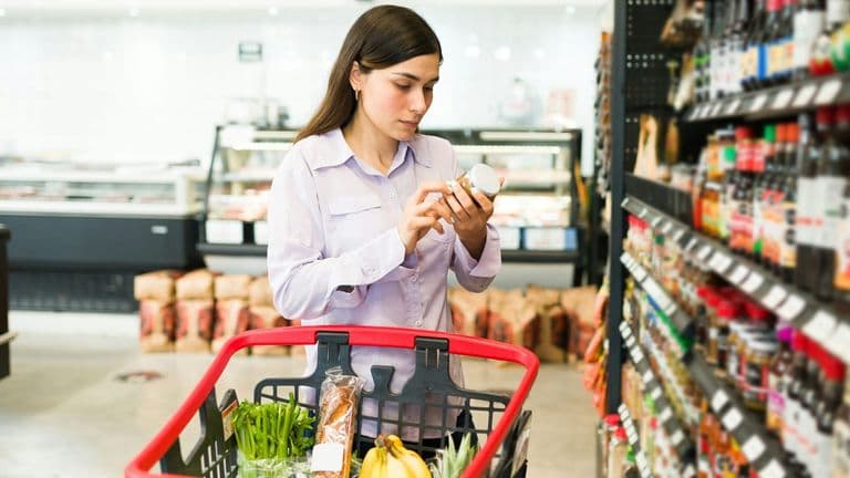 U.S. Consumer Confidence Slide Forces Strategic Reassessments