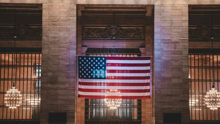 Banking and Shipping Services to Pause on Memorial Day 2025