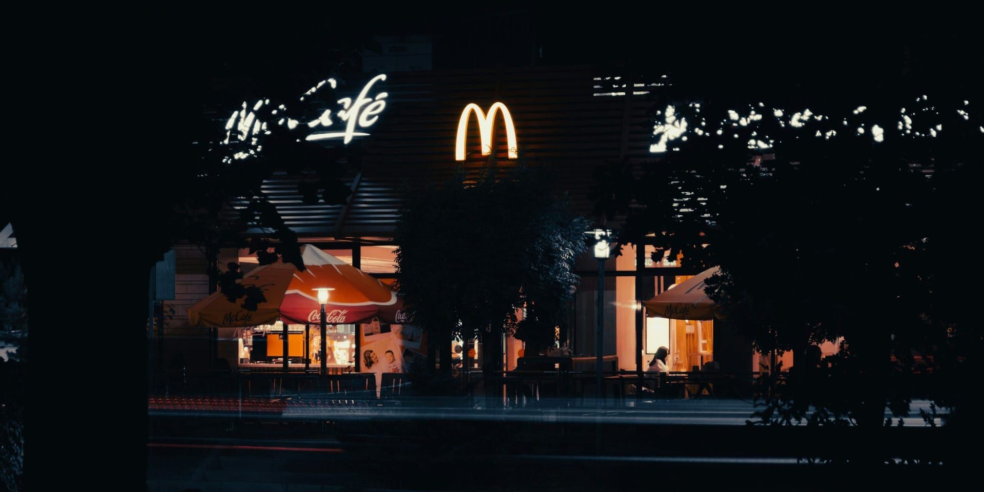 McDonald’s Extends U.S. Hours, Launches Summer Hiring Blitz