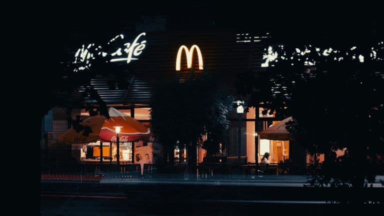 McDonald’s Extends U.S. Hours, Launches Summer Hiring Blitz