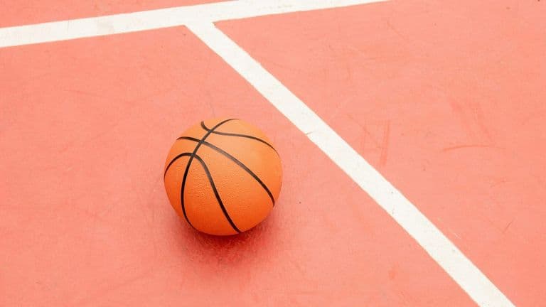 WNBA Rivalry Heats Up: Caitlin Clark vs. Angel Reese