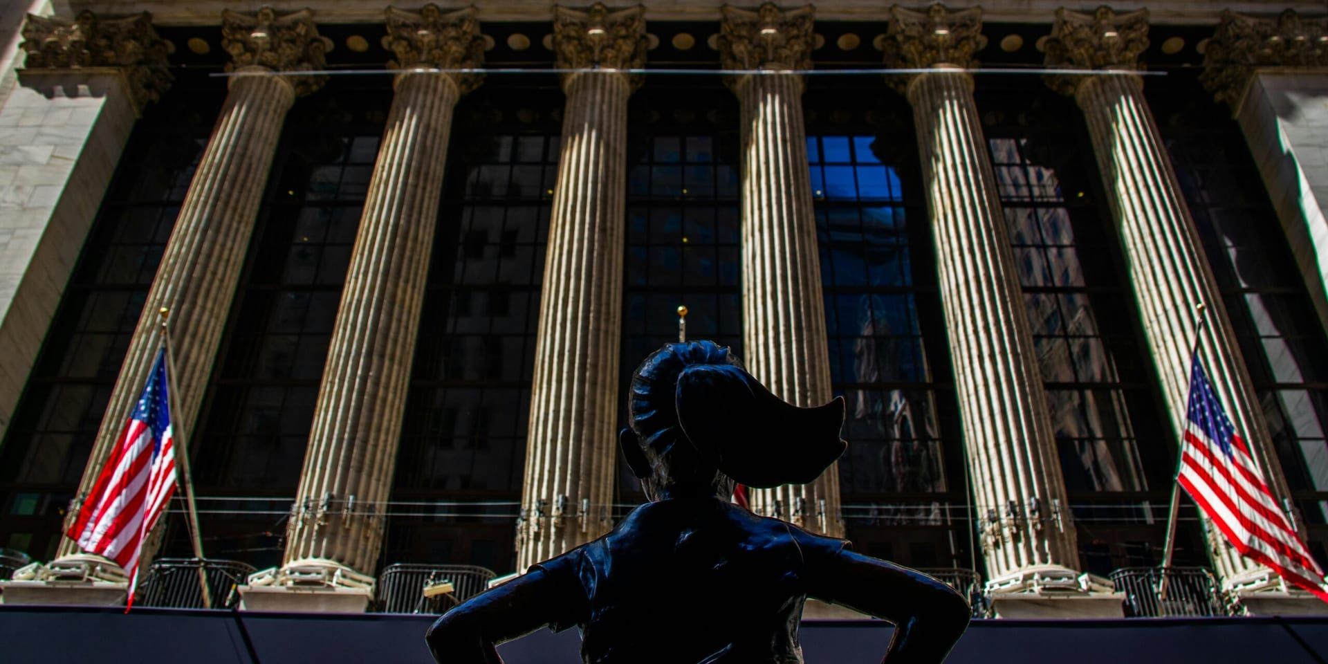 U.S. Stock Futures Remain Steady as Fed Keeps Rate-Cut Door Ajar