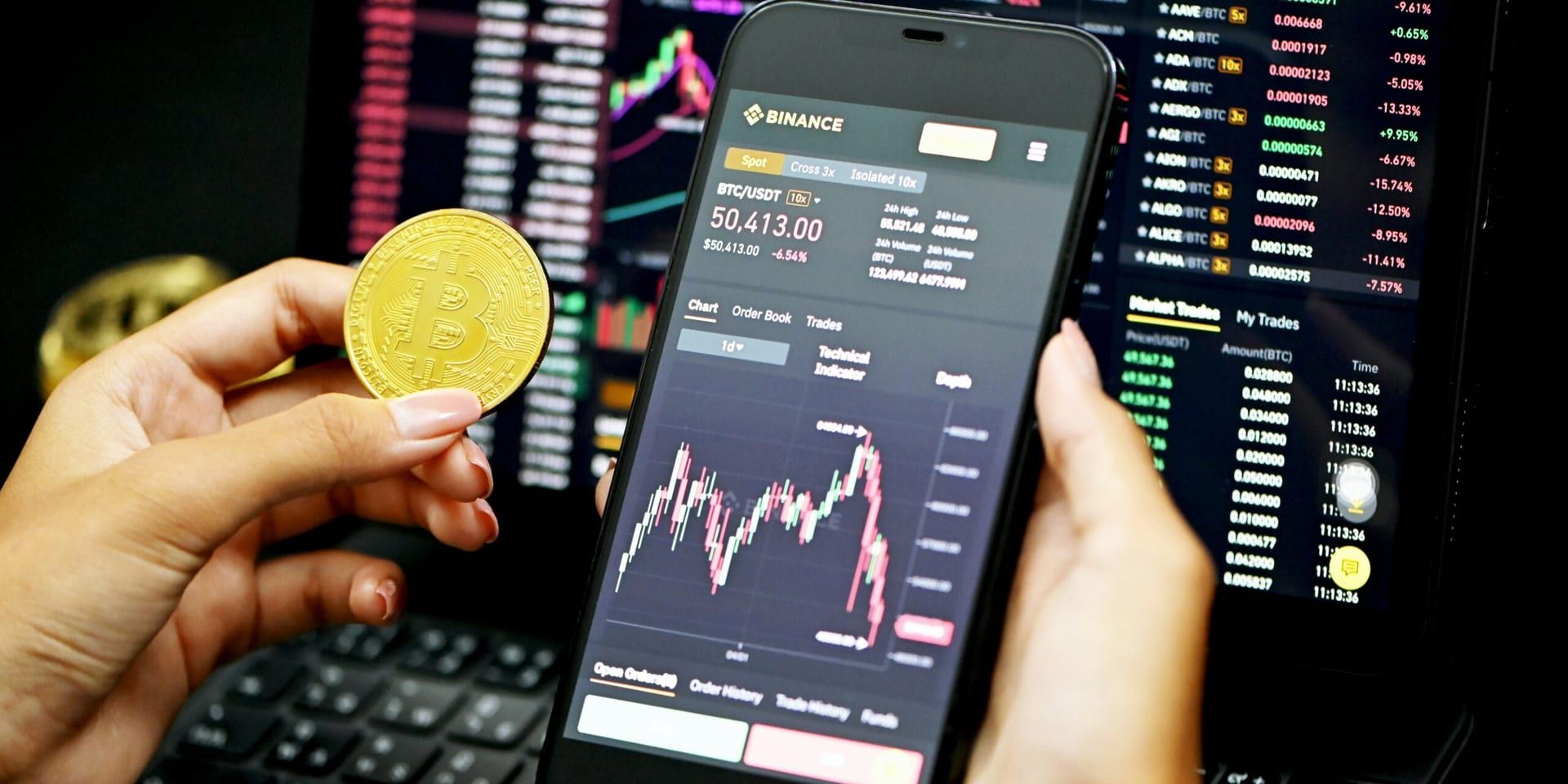 U.S. Tariff Signals Spur Diverging Markets; Bitcoin Climbs to New High