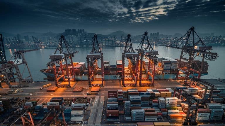 Tariff-Driven Uncertainty Drives Mixed Business Investment in Late 2025