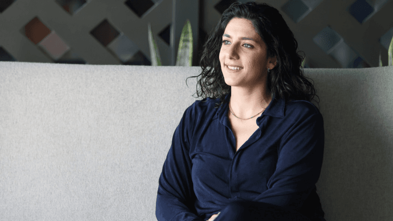 Margot Duek Kalach discusses the common failure of AI projects due to a lack of strategic diagnosis. She emphasizes the importance of an audit-first approach (Business X-Ray) to identify true business bottlenecks before implementing AI solutions for meaningful impact.